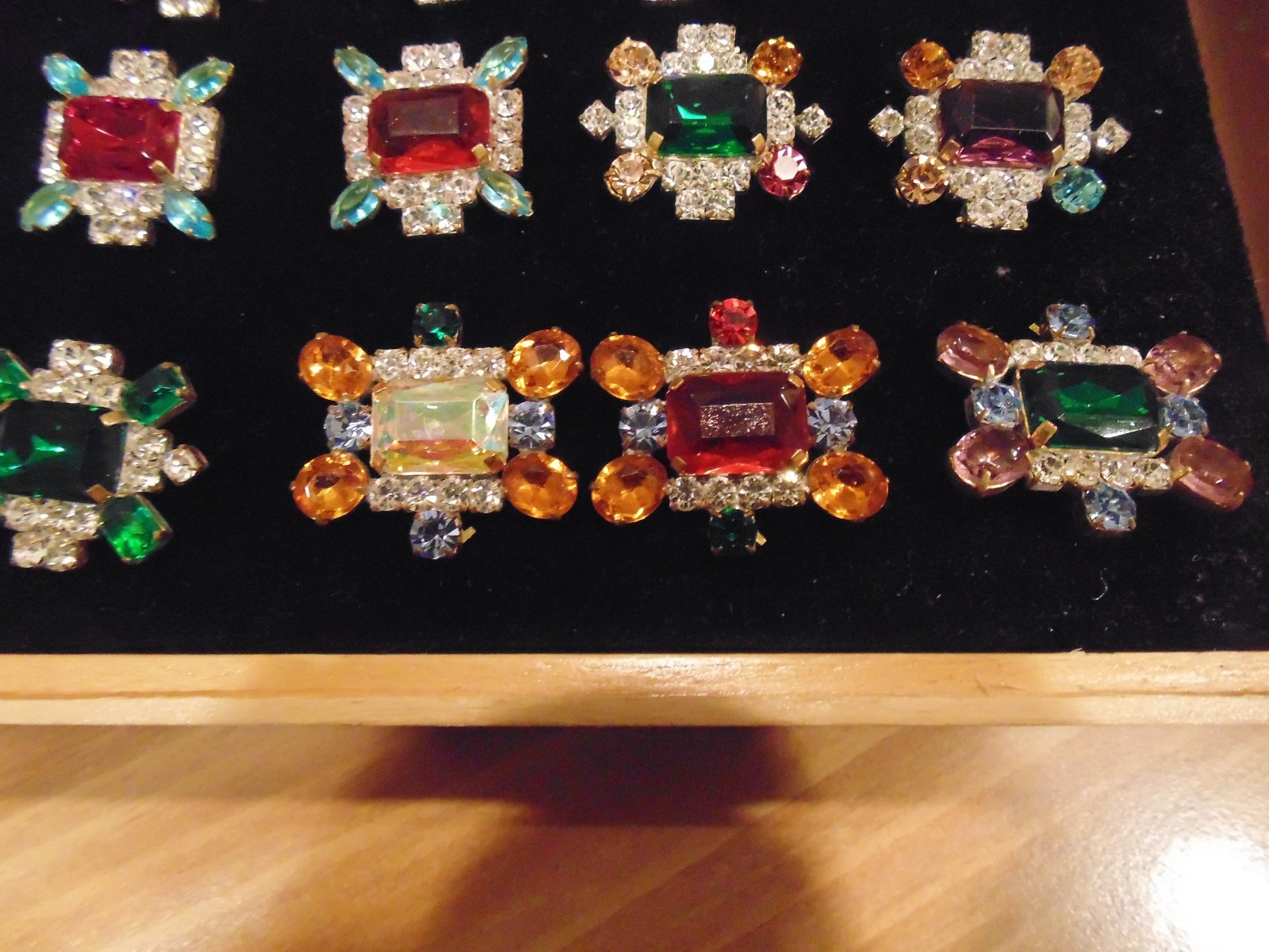 HUGE LOT 20 PIECES STUNNING VINTAGE CZECH RHINESTONE BUTTONS NICE GLASS