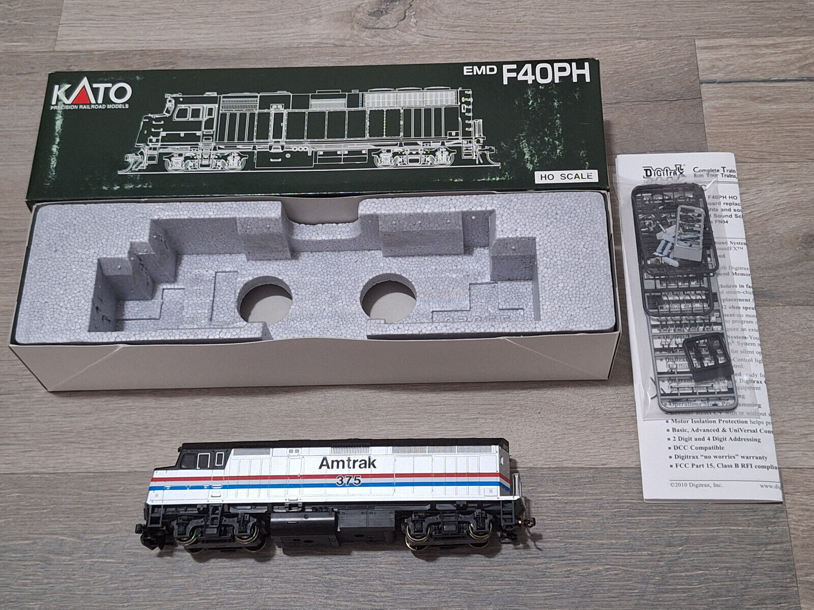 ⭐ KATO 37-6551 HO SCALE AMTRAK PHASE III EMD F40PH ⭐ KATO 37-6551 HO SCALE AMTRAK PHASE III EMD F40PH