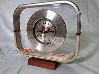 CASTROL 250MM//10/" DIAMETER METAL WALL CLOCK,GARAGE CLOCK,WORKSHOP CLOCK,OIL