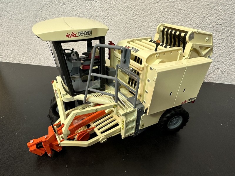 Artisan 32 Selbstfahrende Ballenpresse Easc Dehondt 1:32  Uh Ros 1/32 Neu Ovp