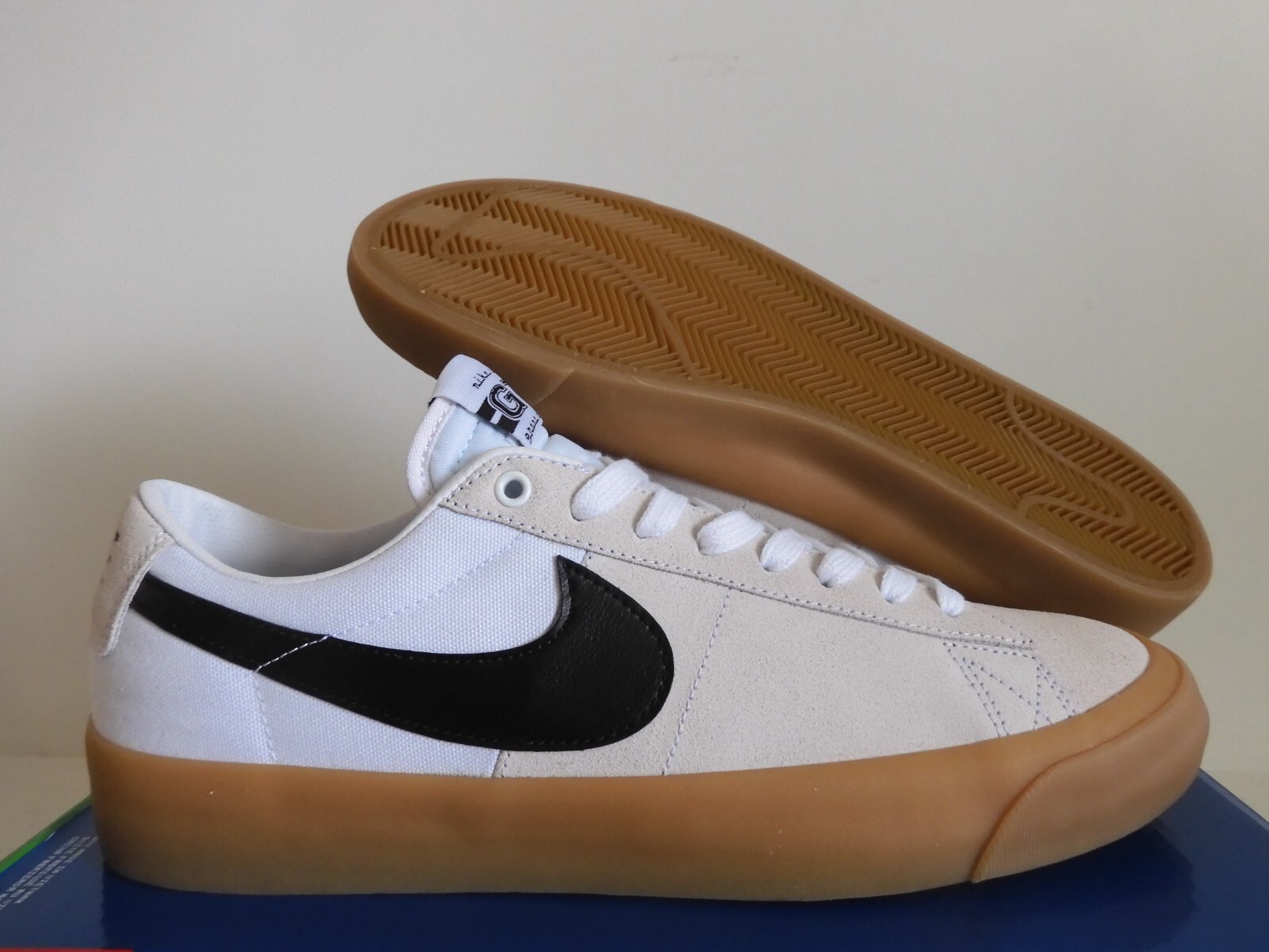 NIKE SB ZOOM BLAZER LOW PRO GT WHITE-BLACK-WHITE-WHITE SZ 11 NIKE SB ZOOM BLAZER LOW PRO GT WHITE-BLACK-WHITE-WHITE SZ 11