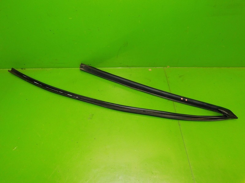 93-97 Civic del Sol Si OEM passenger right door glass window rubber seal strip