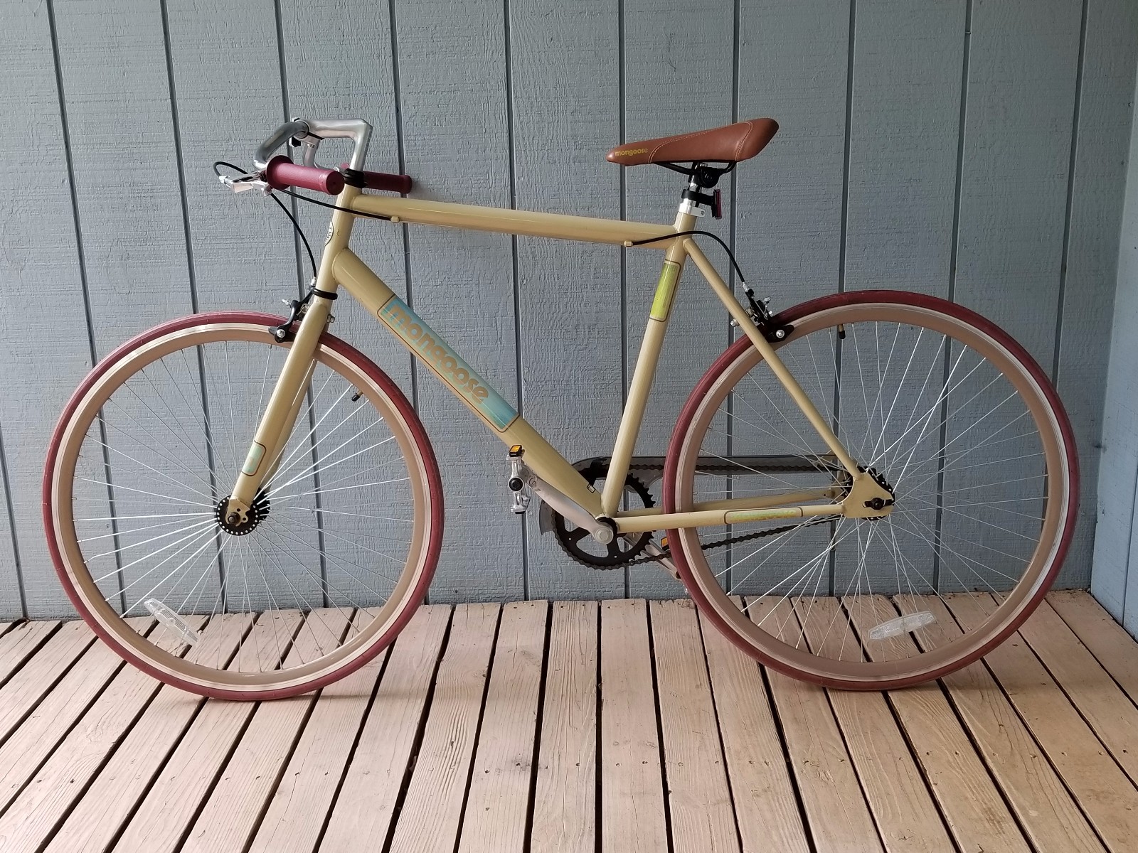 Mongoose Bicycle 700c Sinsure Urban Single Speed Bike Steel Frame Red Tires
