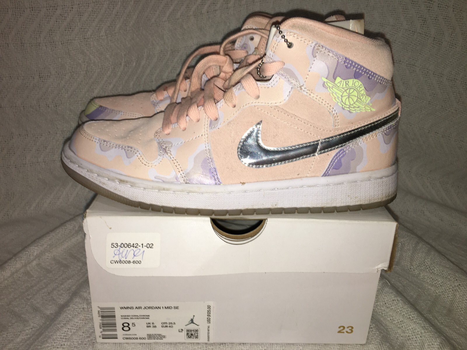 footaction jordan 1 mid