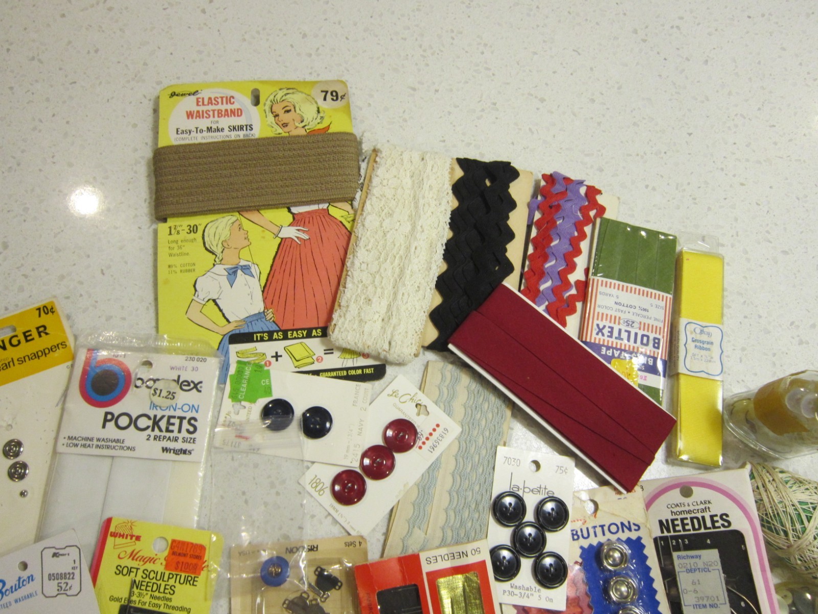Mixed Lot of Vintage Old Sewing Notions ~Buttons, Zippers, Bias Tape