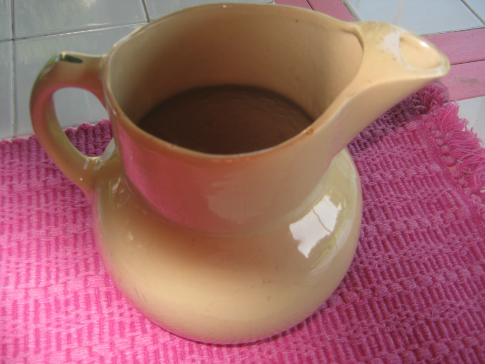 WATT POTTERY 4 PETAL STARFLOWER #17 PITCHER WITH ICE LIP