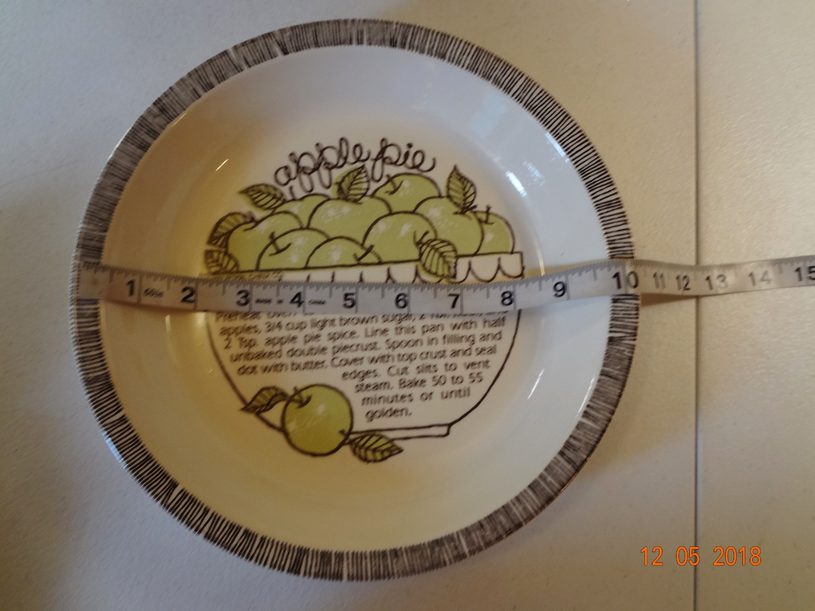 Vintage Royal China Apple Pie Ceramic Pie Plate Ohio USA Baking Dish