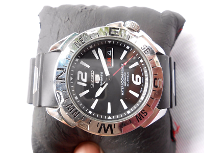 Seiko hotsell 5 compass