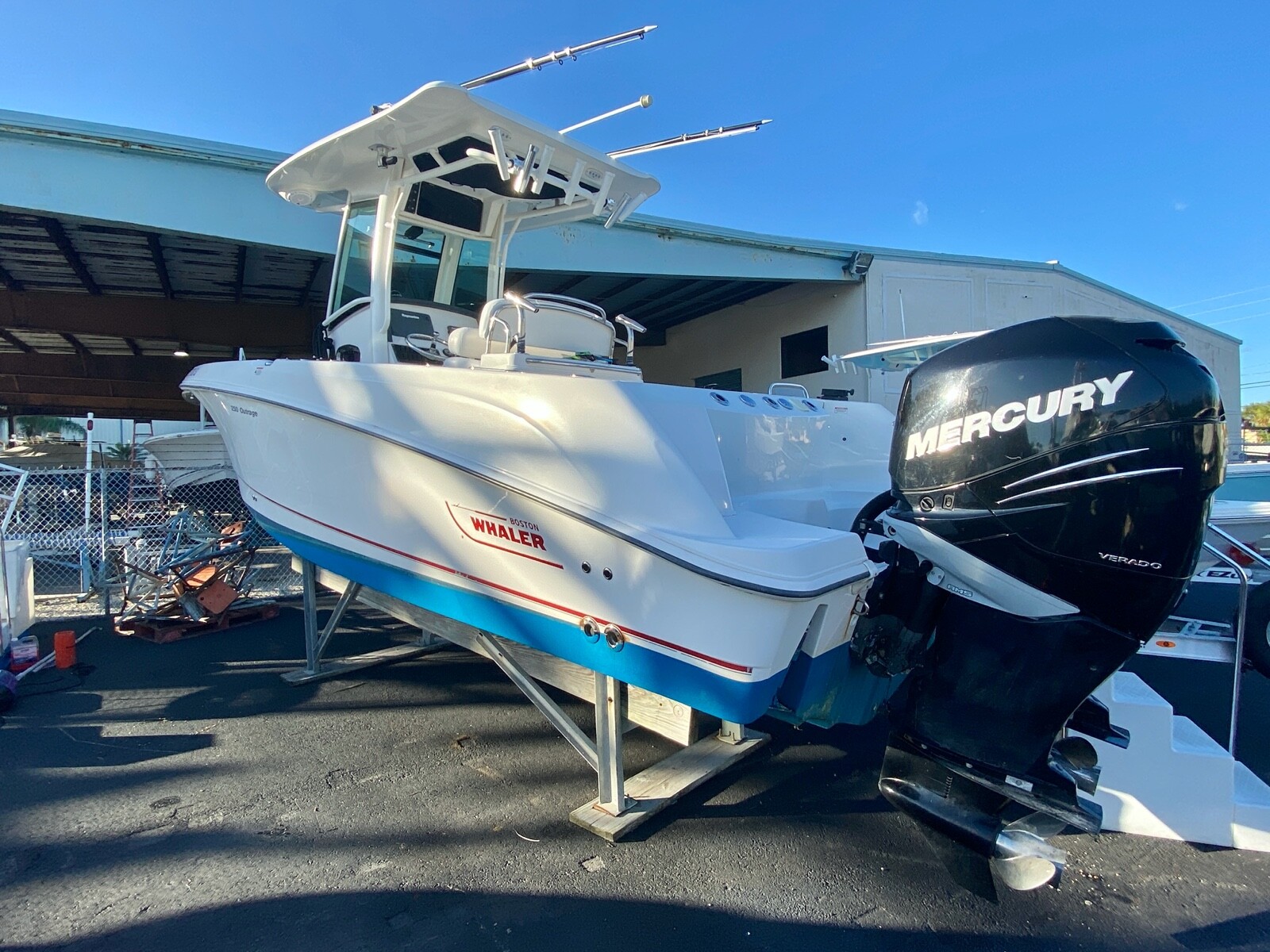 2014 Boston Whaler 250 Outrage low hours