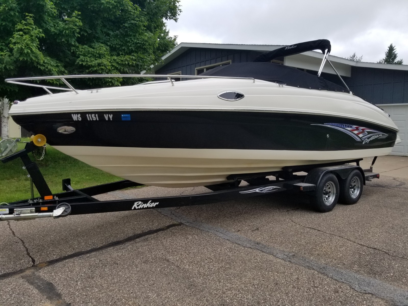 2006 Rinker 232 Captiva Cuddy
