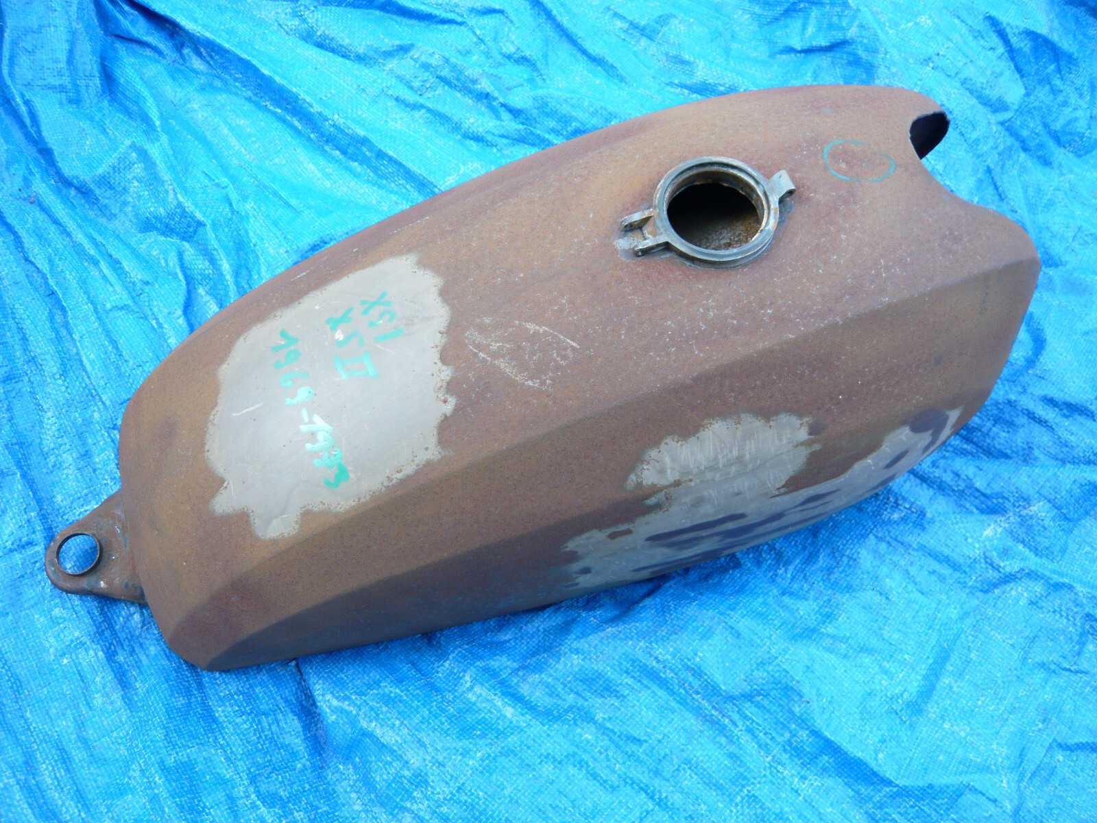 ヤマハXS用(多分)タンク Yamaha XS1 XS2 1969-73 Kraftstoff Tank Benzintank Gastank