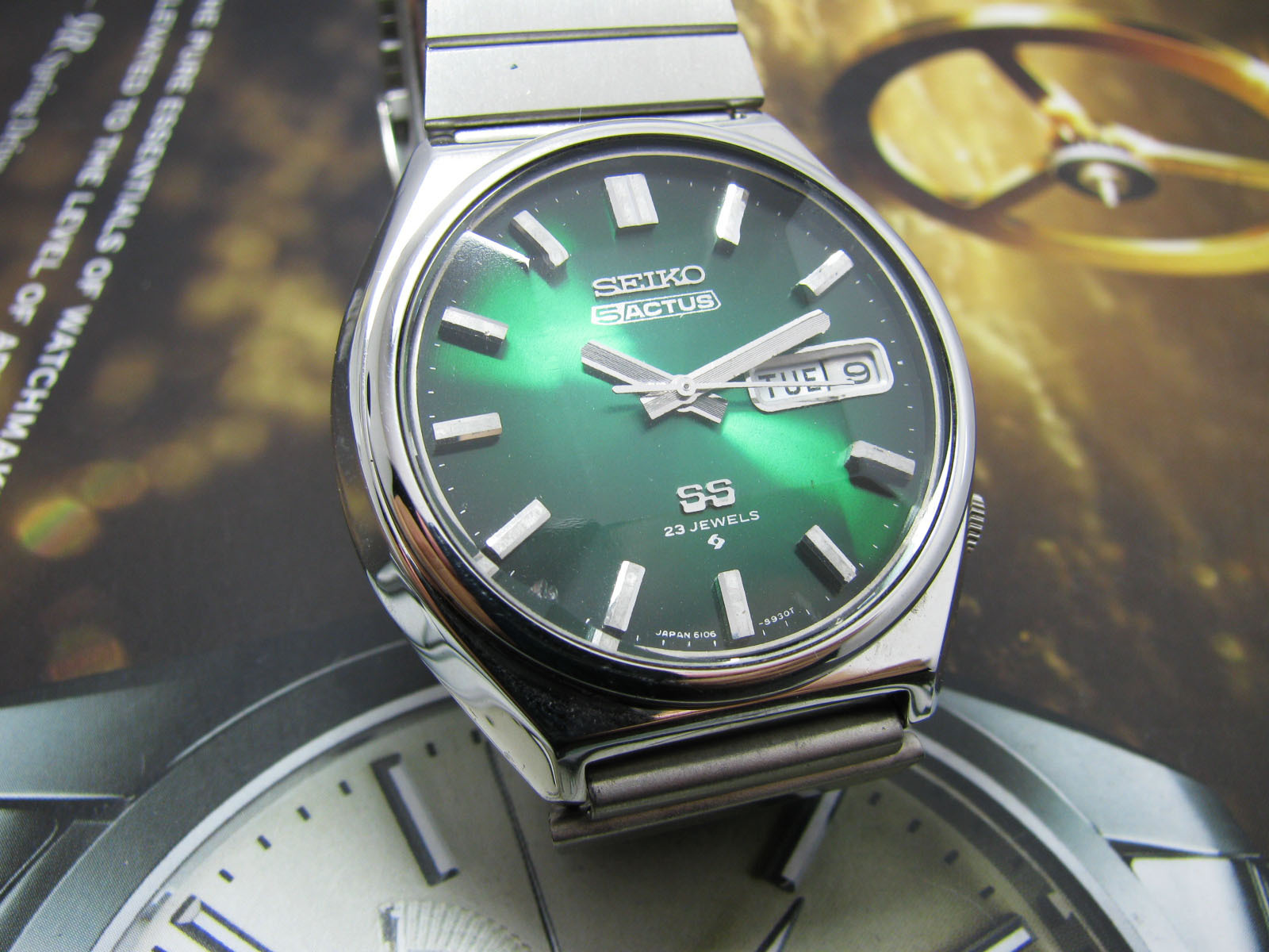 seiko 5 green dial