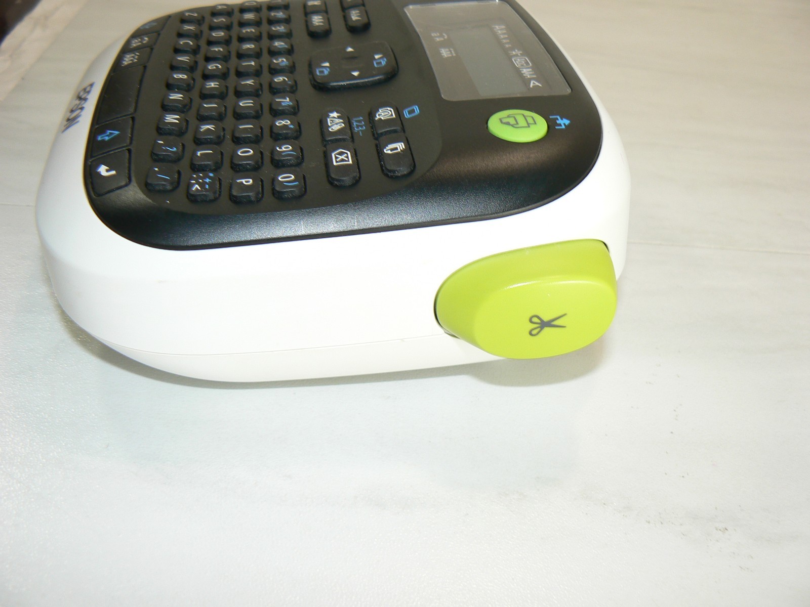 Epson Label Works LW-300 Label Printer Organizing Office Home Tool HONEST SELLER