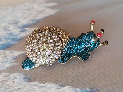 SNAIL BETSEY JOHNSON SUMMER GARDEN SLUG TEAL BLUE CRYSTAL SHELL BUG BROOCH PIN