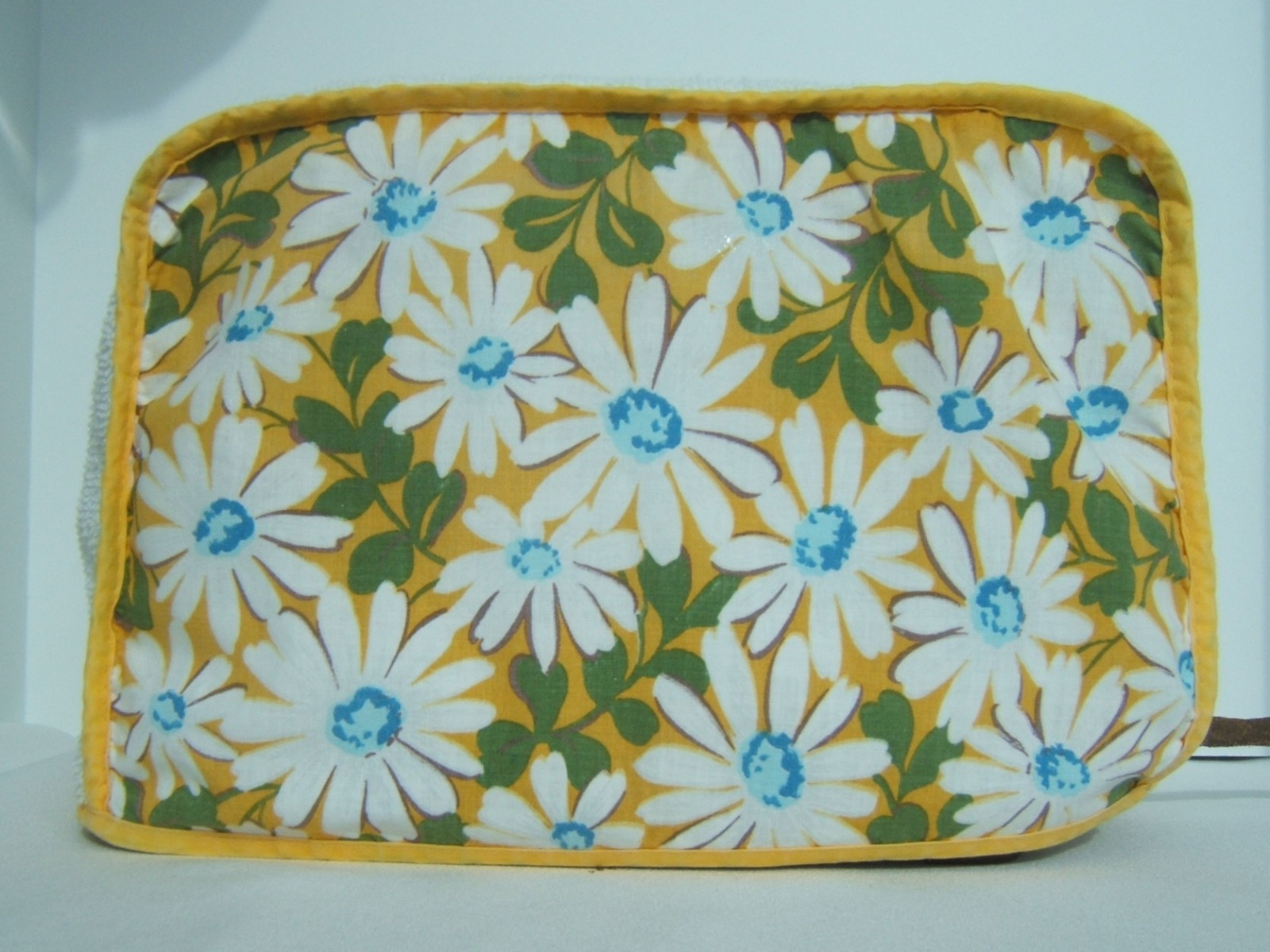 RETRO TERRY CLOTH FITTED TOASTER COVER Vintage Yellow with White Daisies