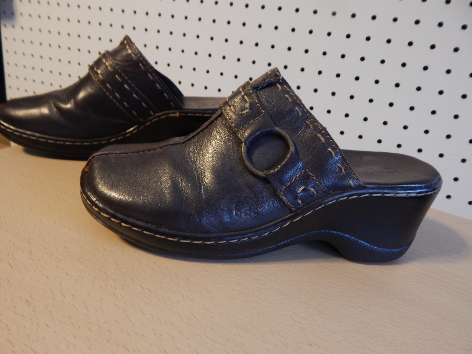 Womens b.o.c Born Concept shoe clogs - leather - size 9 - # BC6735 - brown