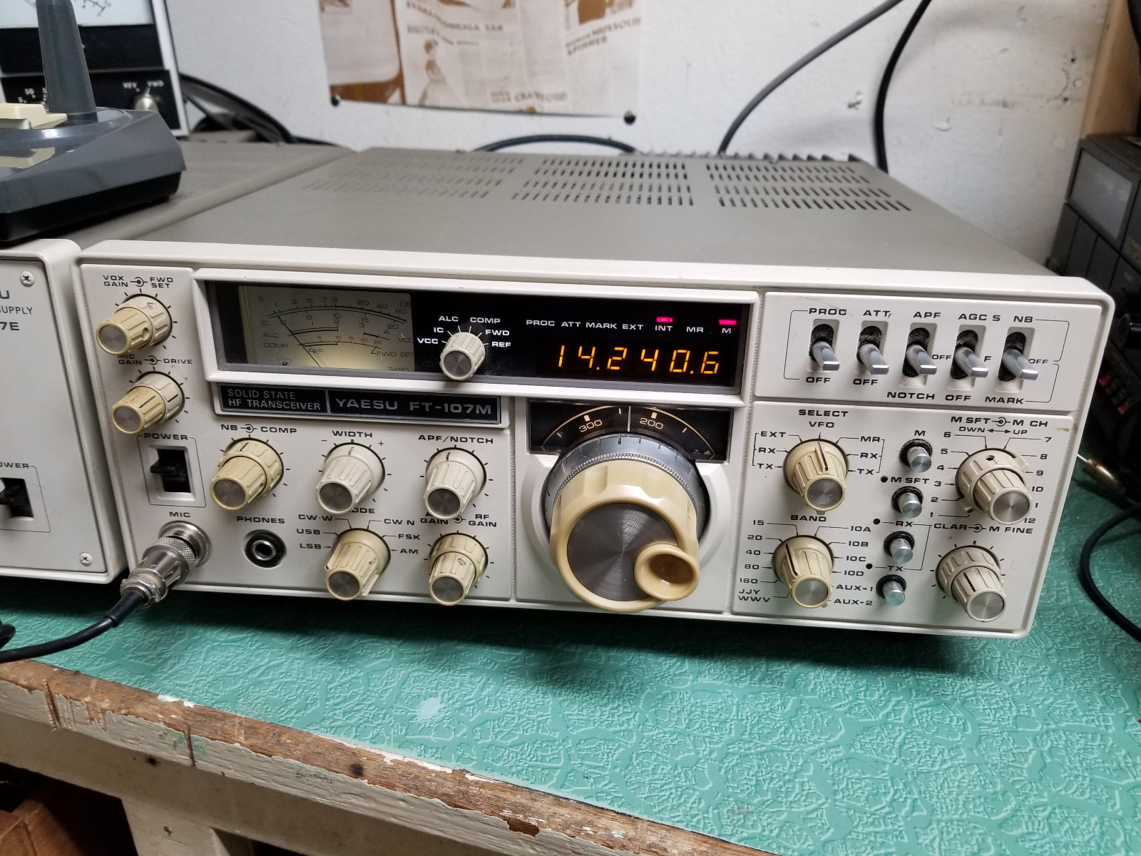 Yaesu FT-107M HF Transceiver With Power Supply and Desk Microphone See Video