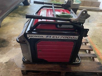 Honda EU7000is Generator Parts Handle Cover Engine Part Out PM What You Want