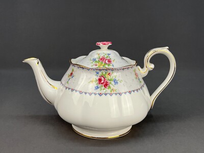 Royal Albert PETIT POINT 4-Cup Teapot & Lid; Mint