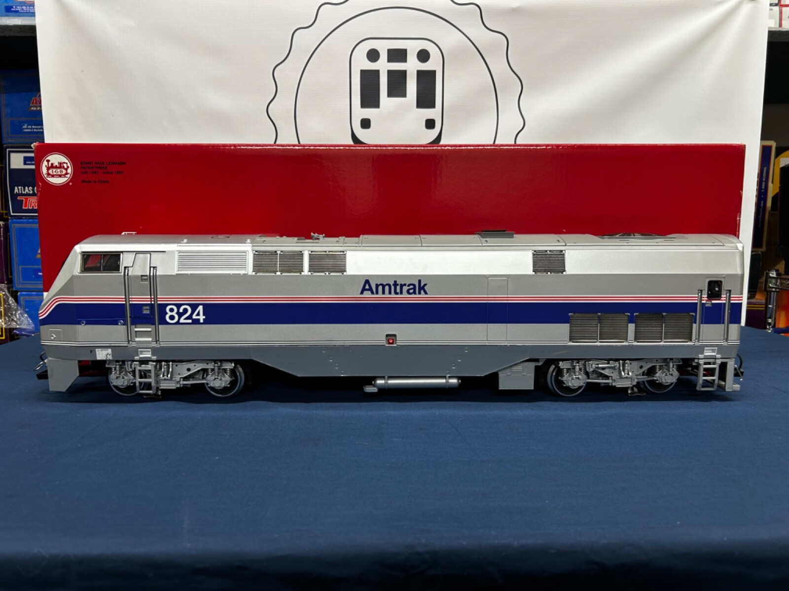 LGB Amtrak (Phase IV) #824 P42 Genesis Diesel Engine 21490