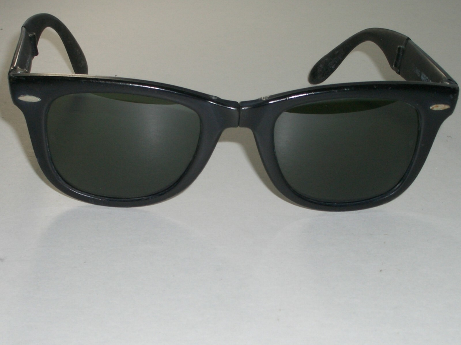 VINTAGE BAUSCH & LOMB RAY-BAN W0670 BLACK G15 GLASS FOLDING VINTAGE BAUSCH & LOMB RAY-BAN W0670 BLACK G15 GLASS FOLDING