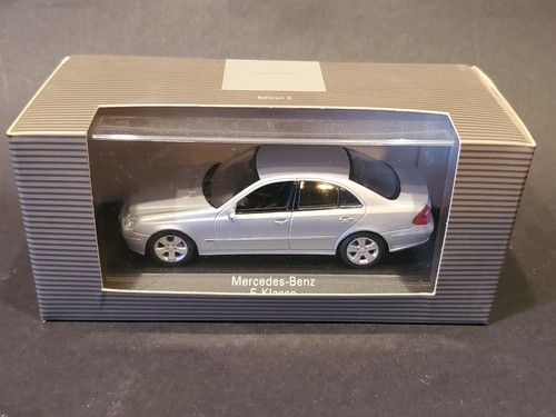 MINICHAMPS 1/43 メルセデスベンツ Eクラス ワゴン No.66 T-Modell 1/43メルセデスベンツEクラスワゴン – 模型製作