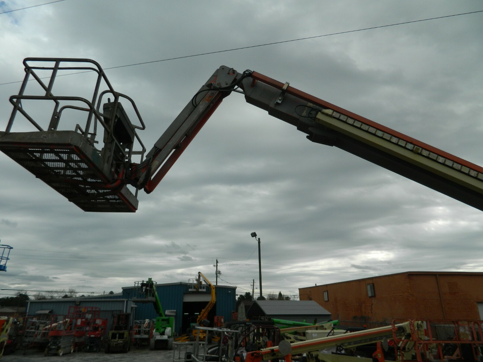 1999 JLG 600SJ Boomlift 4 Wheel Drive/ Diesel Engine Genie/ Skyjack/Snorkel