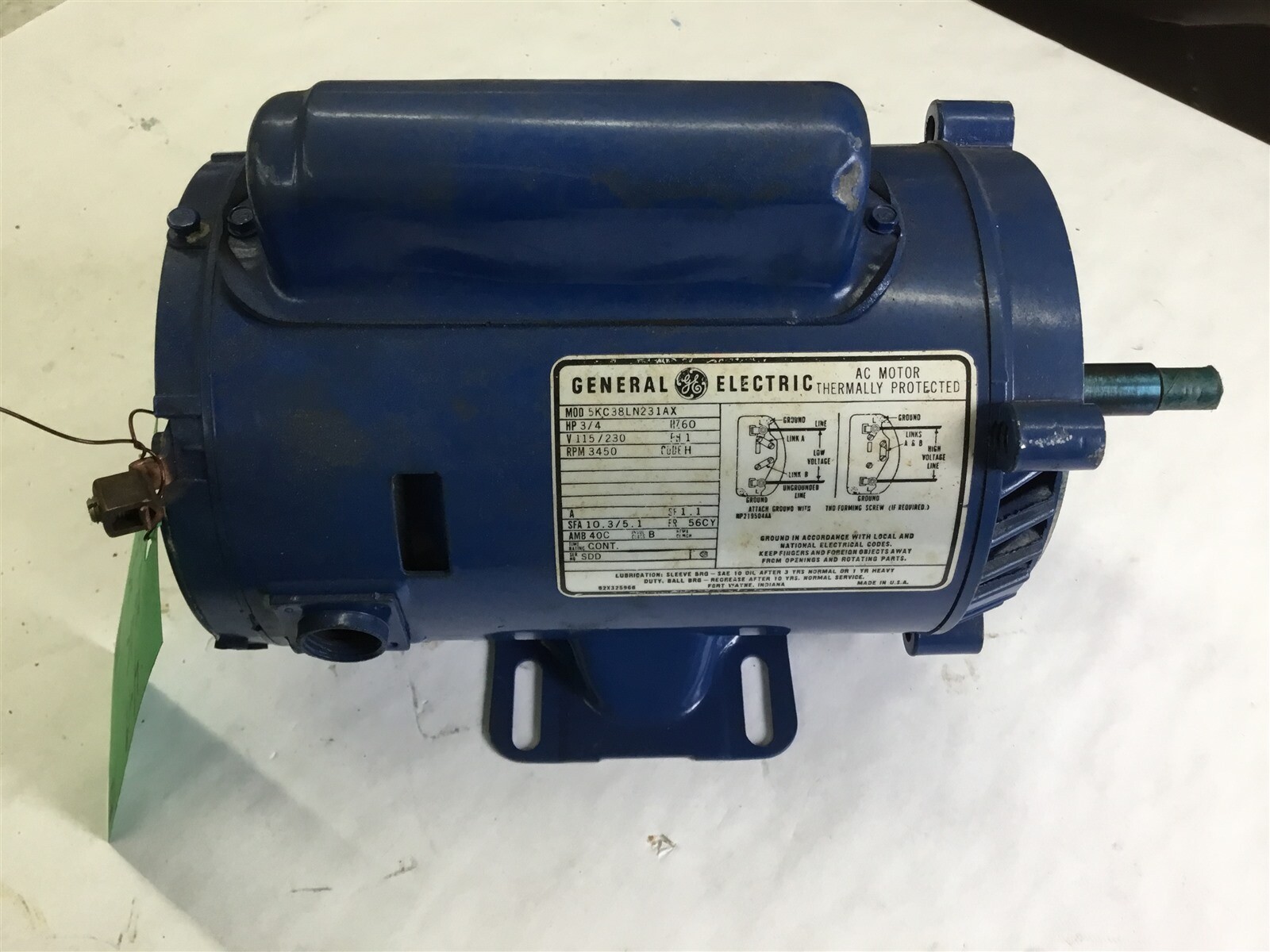 General Electric 5Kc38Ln231Az 3/4 Hp Ac Motor 115/230 Volts General Electric 5Kc38Ln231Az 3/4 Hp Ac Motor 115/230 Volts