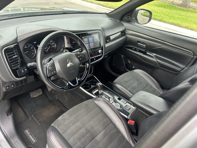 image 5 of interior