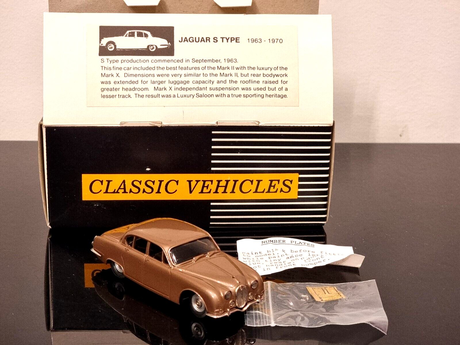 1/43 ixo JAGUAR E TYPE 50周年記念モデル ガンメタリック 1/43 ixo JAGUAR E TYPE 50周年記念モデル ガンメタリック