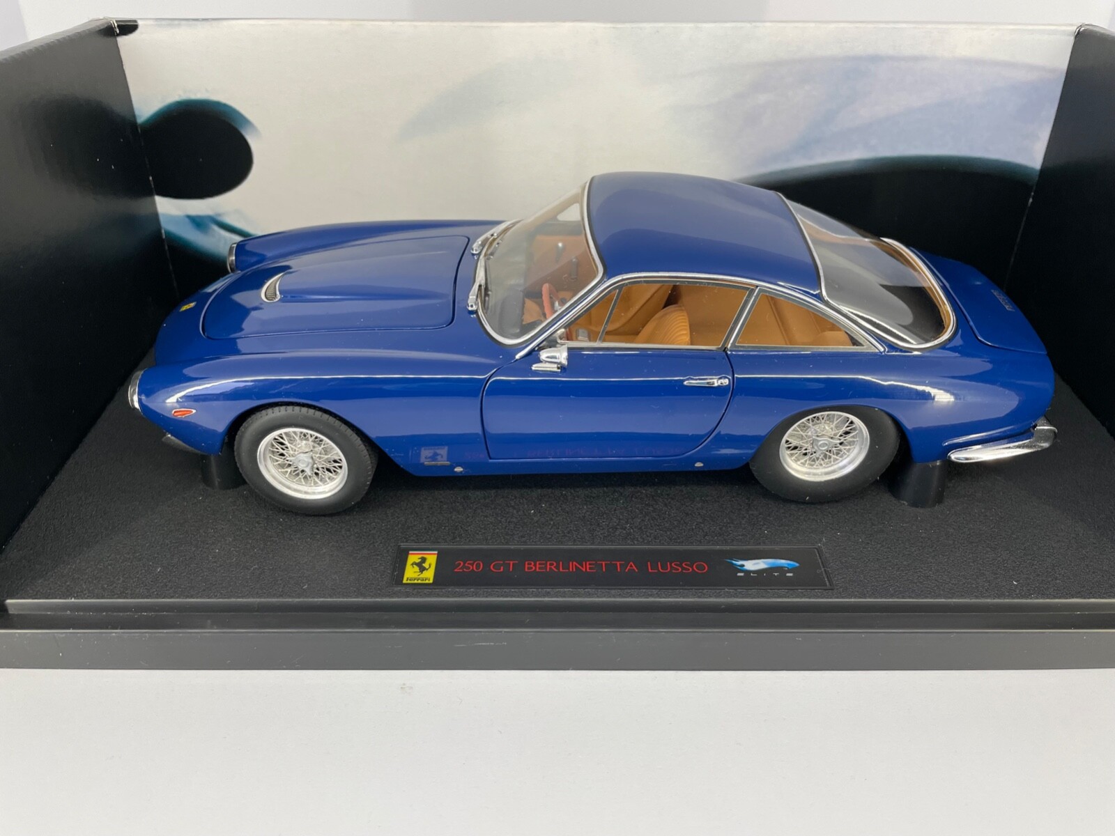 HOTWHEELS 1/18フェラーリ 250GT (カスタム仕様) 名作 HOTWHEELS (カスタム仕様) 250GT 1/18フェラーリ ミニカー