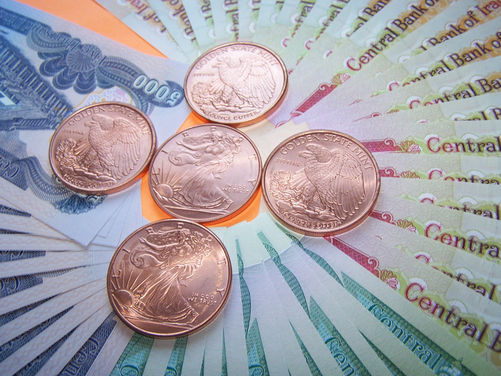 IRAQI DINAR 650,000= 20X25K +10X10K +10X5k Notes PLUS 5 X 1 Oz Copper Coins****