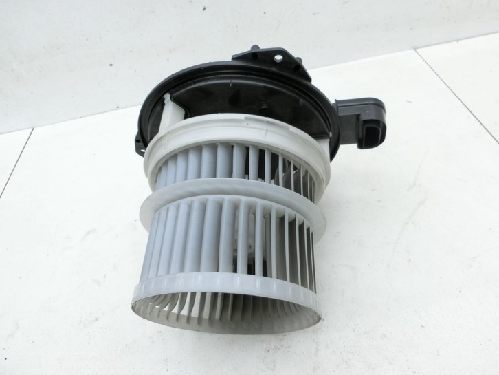 Toyota Prius IV ZVW5 16-19 Gebläsemotor Lüftermotor Heizungsgebläse  - Bild 6
