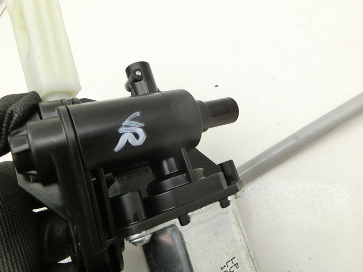 BMW F01 F04 7er AH7 08-12 Relais Stellmotor für Elektr. Sitzverstellung Rechts Vorne BMW F01 F04 7er AH7 08-12... Vorschau 5