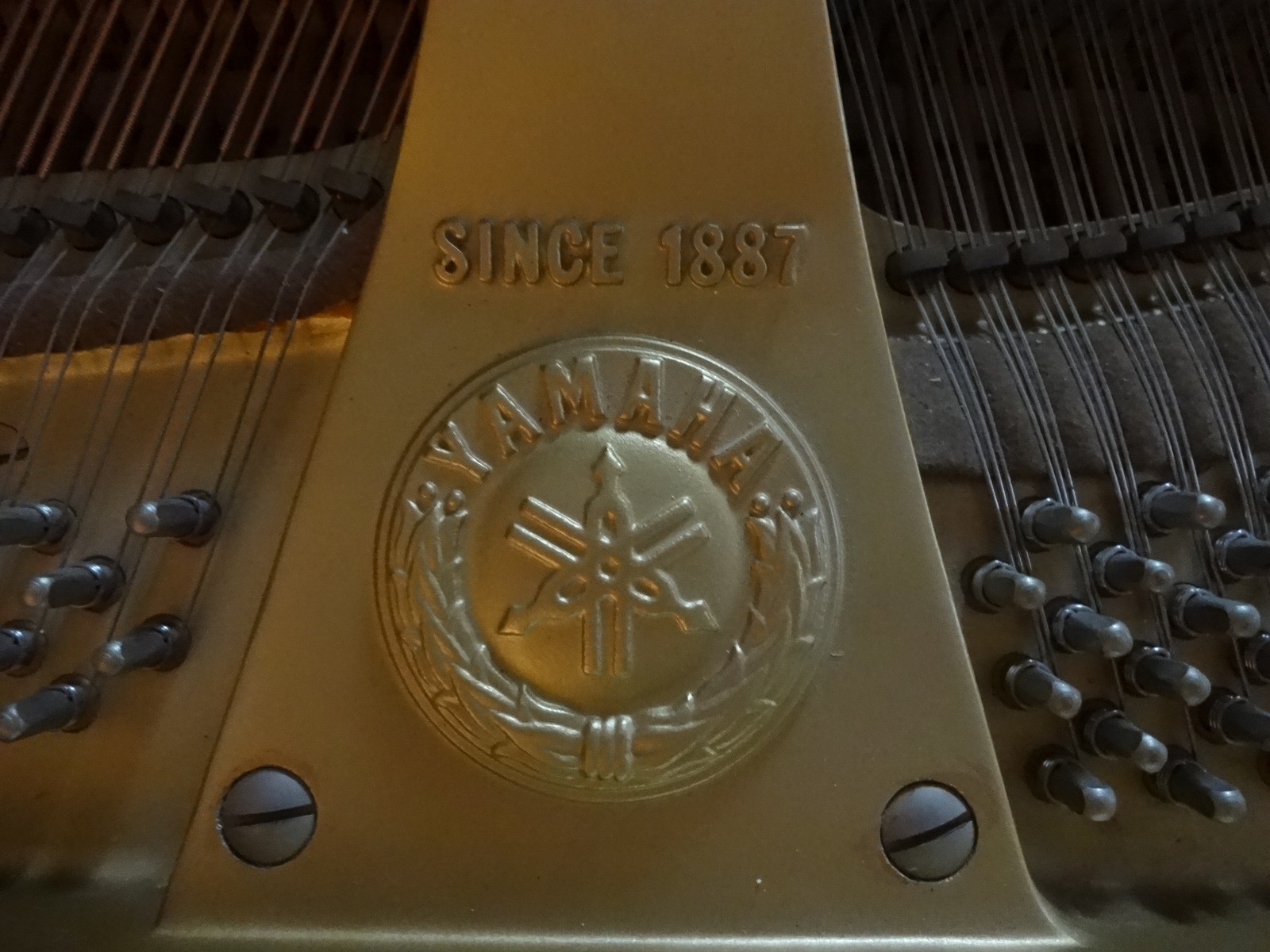 YAMAHA G1 Satin Walnut Baby Grand Piano 5'3