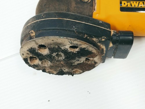 Dewalt DS444 Orbital sander Needs New Pad and Bag But Runs Great