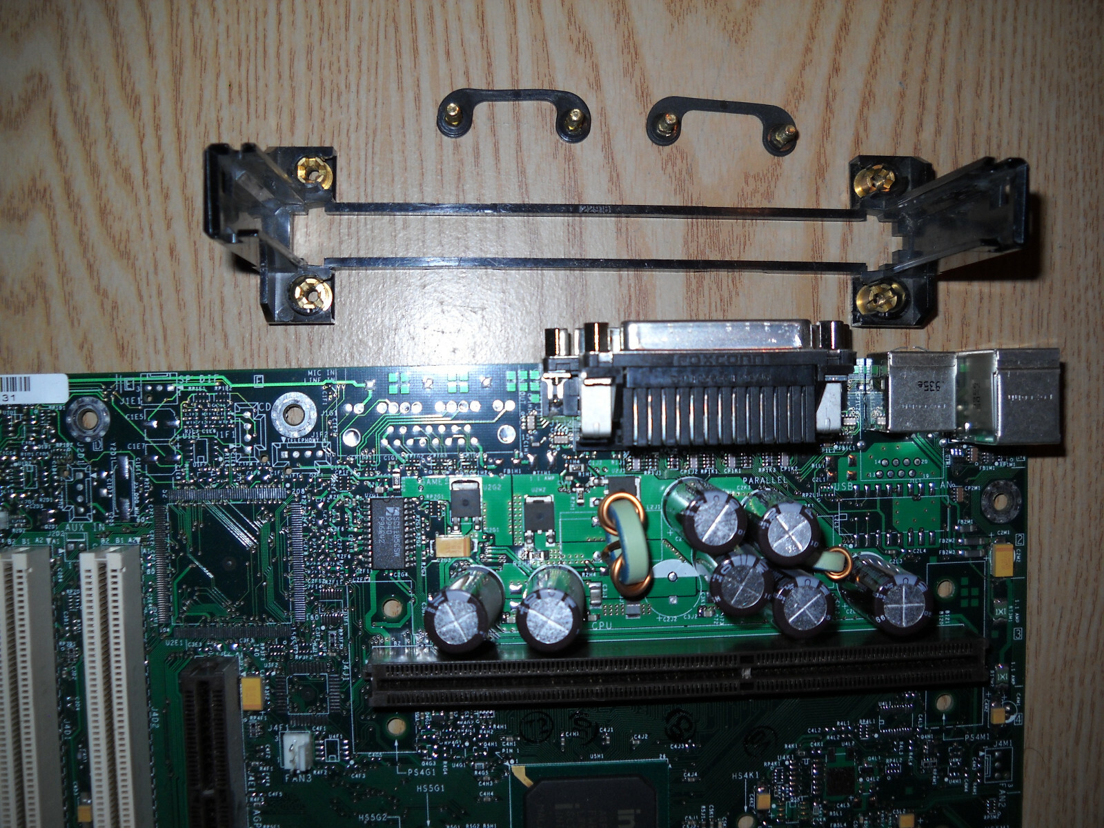 Intel Gateway Slot 1 WS440BX E139761 Motherboard (Supports Coppermine CPU)