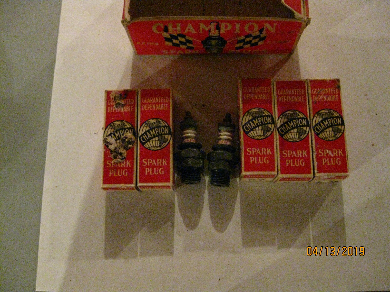 Vintage CHAMPION R-7 Spark Plug, 18 mm