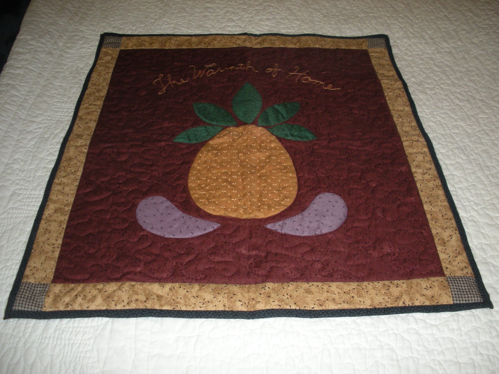 1 NEW HANDMADE QUILTED AND EMBROIDERED WALLHANGING