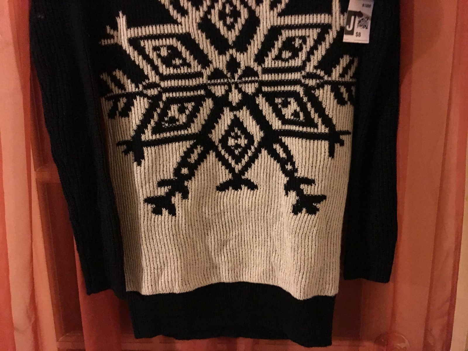 (UNISEX) BLACK & WHITE SWEATER SIZE X-SMALL MADE BY MOSSIMO SUPPLY CO.