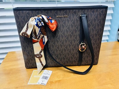 Michael Kors Jet Set Tote