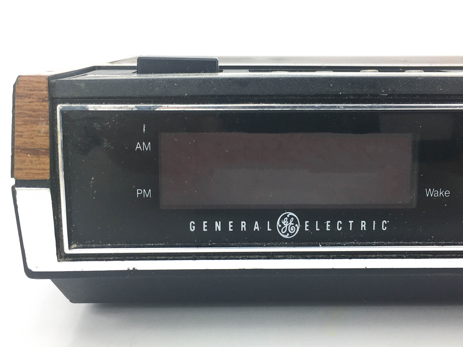 Vintage General Electric 7-4630D Digital Alarm Clock Radio