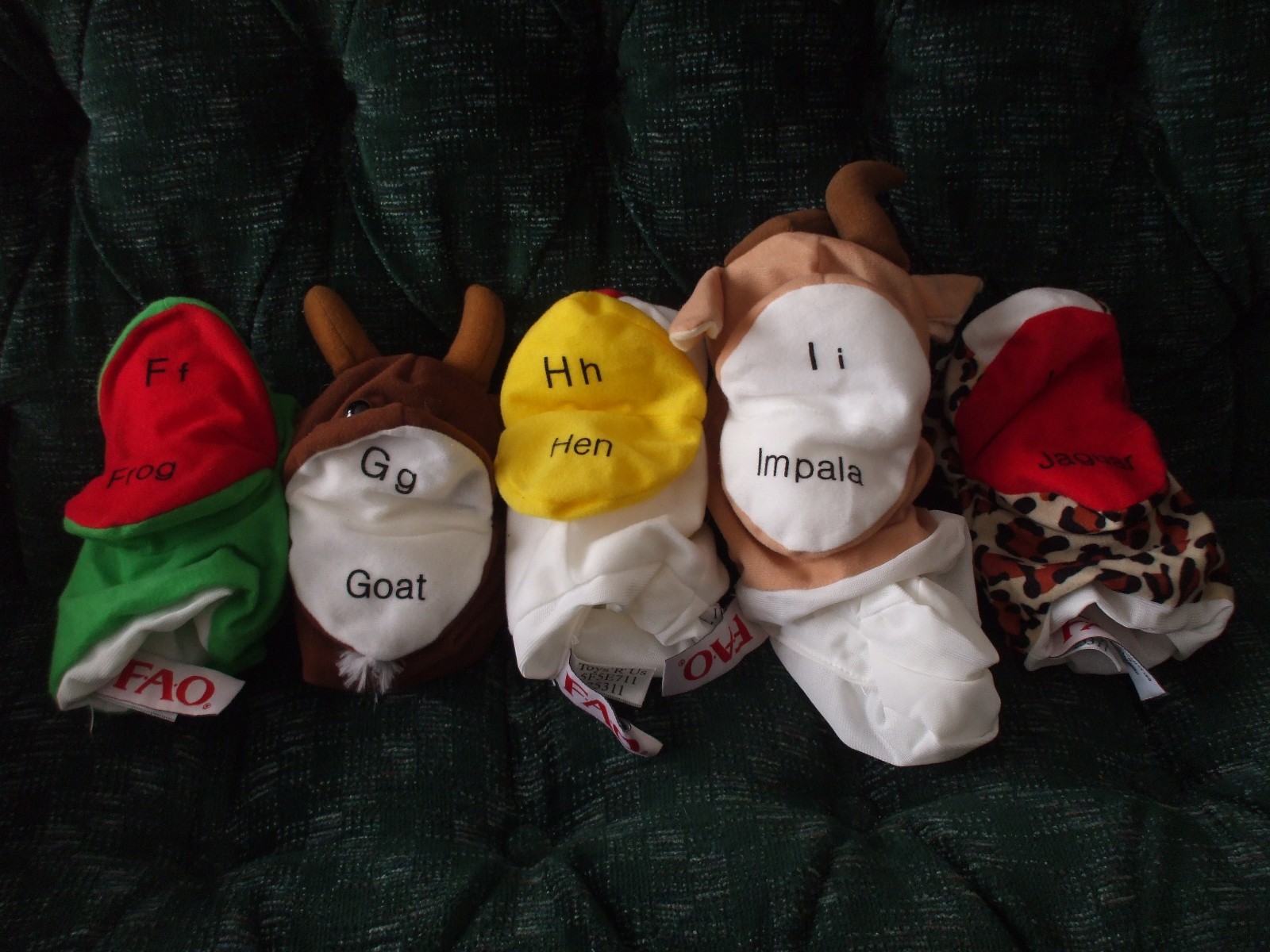 FAO Scwartz 26 alphabet teaching puppets full set A-Z animal puppets