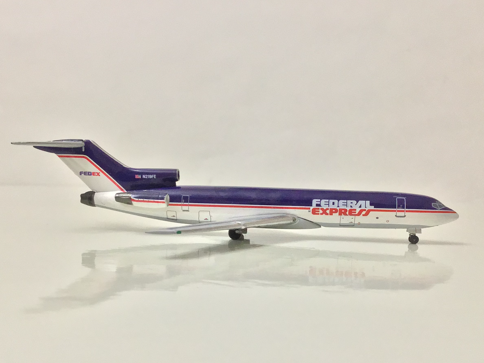 Aeroclassics 1:400 FEDERAL EXPRESS 