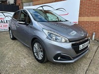 2019 Peugeot 208 1.2 PureTech 82 Signature 5dr [Start Stop] HATCHBACK Petrol Man