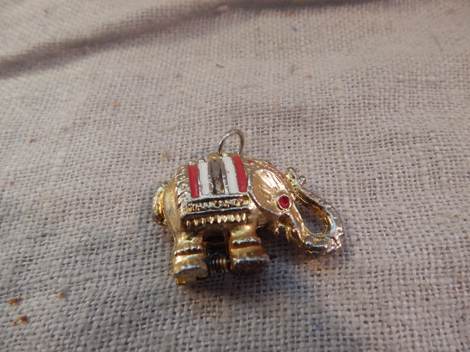 Vintage Thailand Elephant Pendant / Charm Opens