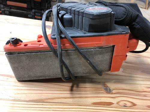 Belt Sander Black & Decker Dragster DS321 7.0 Amp 3 in. x 21 in. Corded.