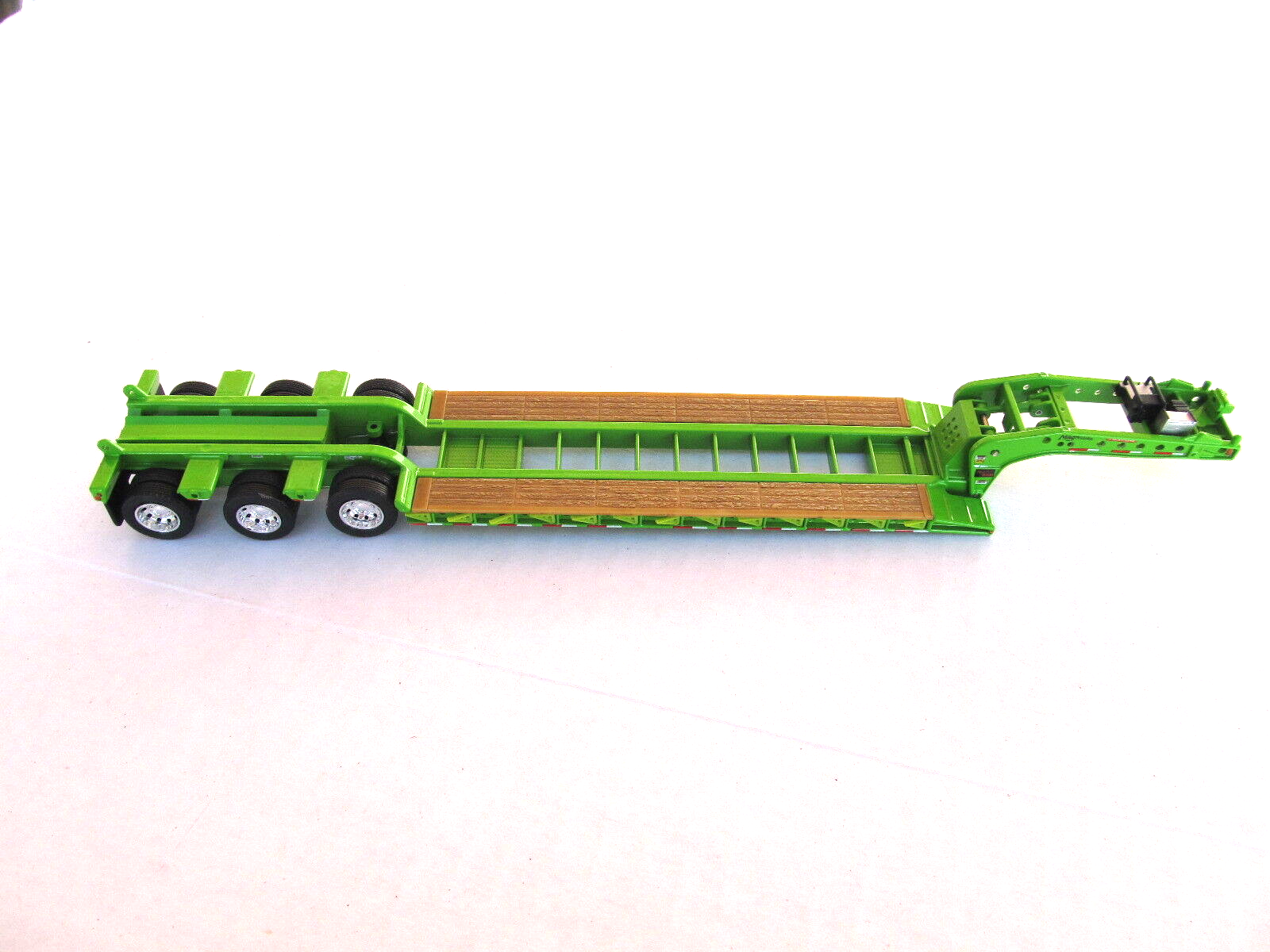 Toyboy DCP 1/64 SCALE LIME GREEN FONTAINE TRIAXLE LOWBOY TRAILER