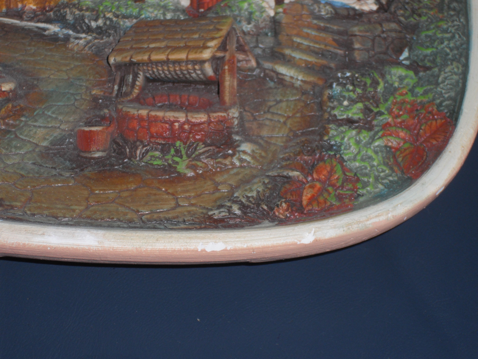 VINTAGE LEGEND PRODUCT 3D CHALKWARE WALL PLAQUE PICTURE COTTAGE HOUSE W/WELL