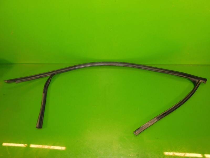 01-05 VW Passat GLX OEM driver left front door rubber weather strip seal